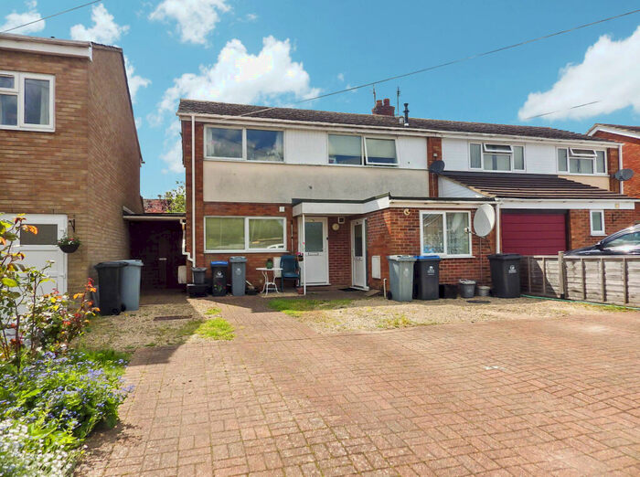 1 Bedroom Apartment To Rent In Colwell Drive, Witney, Oxfordshire, OX28