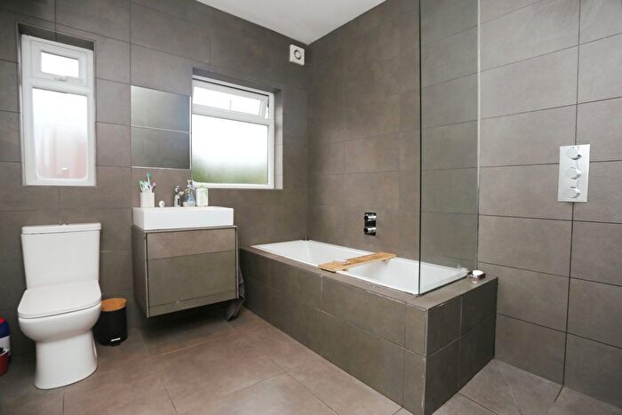 3 Bedroom Terraced House For Sale In Manchester Road, Heaton Chapel, Stockport, SK4