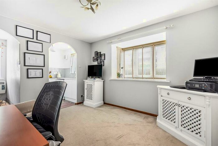 Studio To Rent In Pempath Place, Wembley, HA9