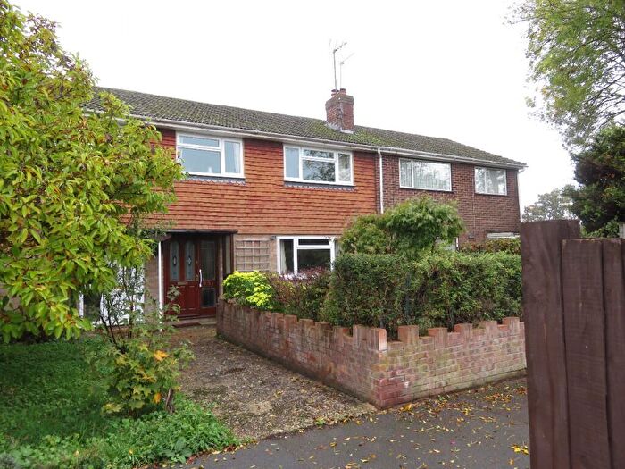 3 Bedroom Terraced House For Sale In Beaulieu Gardens, GU17