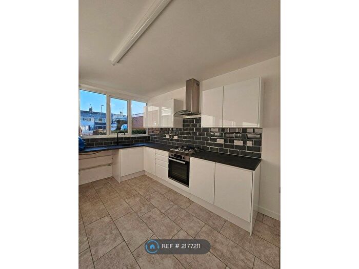 3 Bedroom End Of Terrace House To Rent In Crummock Close, Coventry, CV6