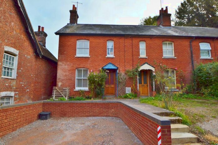 2 Bedroom End Of Terrace House To Rent In Downton, SP5