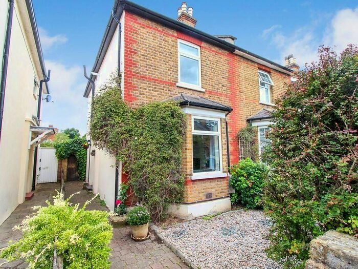 3 Bedroom Property To Rent In Nightingale Road, West Molesey, KT8