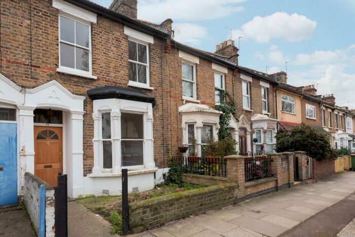 4 Bedroom Terraced House To Rent In Geere Road, Stratford, London, E15