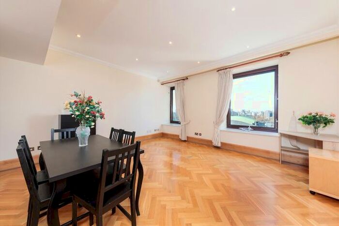 3 Bedroom Flat To Rent In Whitehouse Apartments, Belvedere Road, SE1