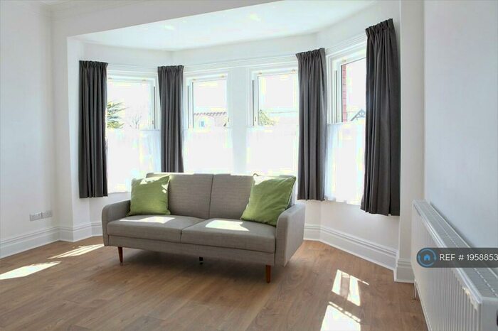 2 Bedroom Flat To Rent In Lathom Road, Southport, PR9