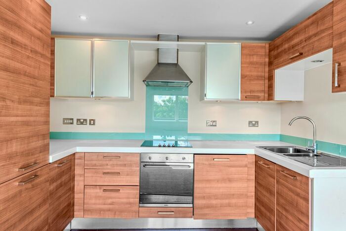 1 Bedroom Flat For Sale In Church Street, Epsom, KT17