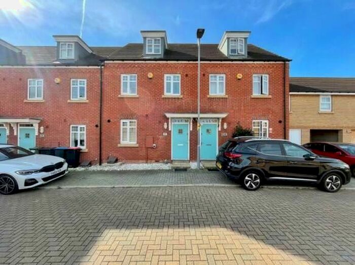 3 Bedroom Property To Rent In Pathia Close, Brooklands, Milton Keynes, MK10