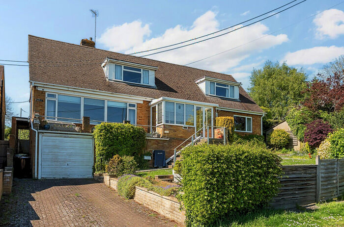 4 Bedroom Bungalow For Sale In Gidley Way, Horspath, Oxfordshire, OX33