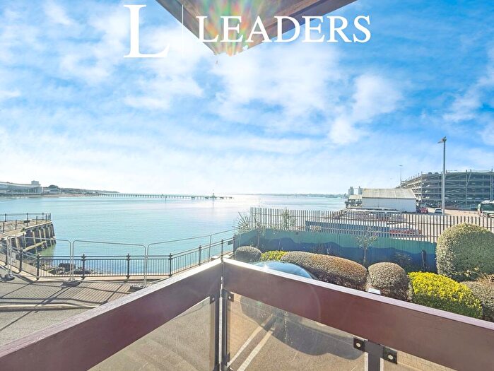 2 Bedroom Flat To Rent In Pacific Close, Southampton, SO14