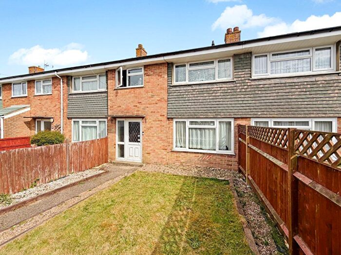 3 Bedroom Terraced House For Sale In Oakside Road, Aylesham, Canterbury, Kent, CT3