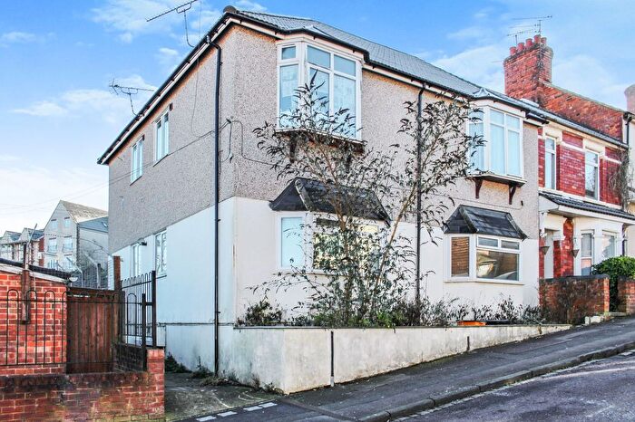 1 Bedroom Flat To Rent In Deacon Street, Swindon, SN1