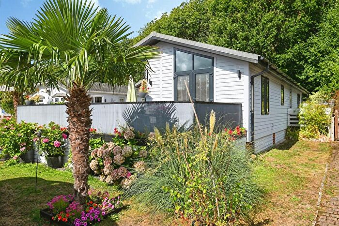 2 Bedroom Park Home For Sale In Millers Way, Harrietsham, Maidstone, ME17