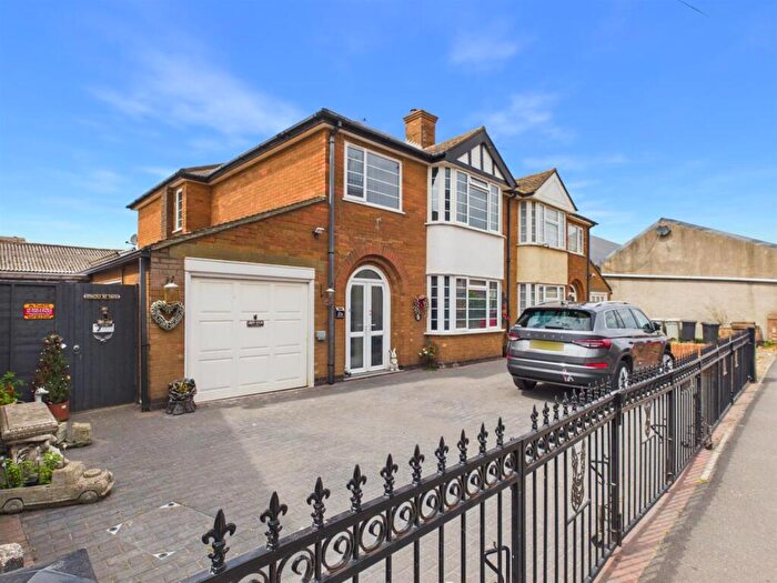 3 Bedroom Semi-Detached House For Sale In Admiralty Road, Mablethorpe, LN12