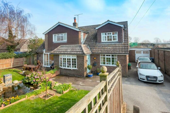 5 Bedroom House For Sale In Poulton Lane, Ash, Canterbury, CT3