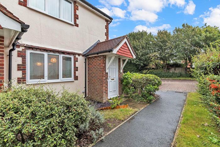 1 Bedroom Flat For Sale In The Poplars, Hassocks, West Sussex, BN6