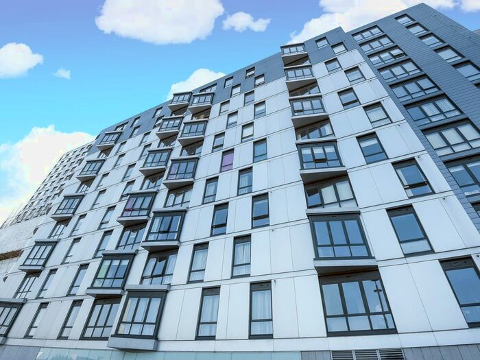 2 Bedroom Flat To Rent In Hermitage, Chatham Place, Reading, RG1