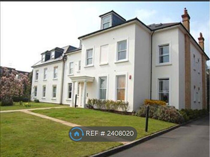 1 Bedroom Flat To Rent In Warwick House, Redhill, RH1