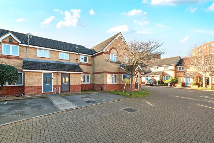 3 Bedroom Terraced House For Sale In Ridgewell Close, London, SE26