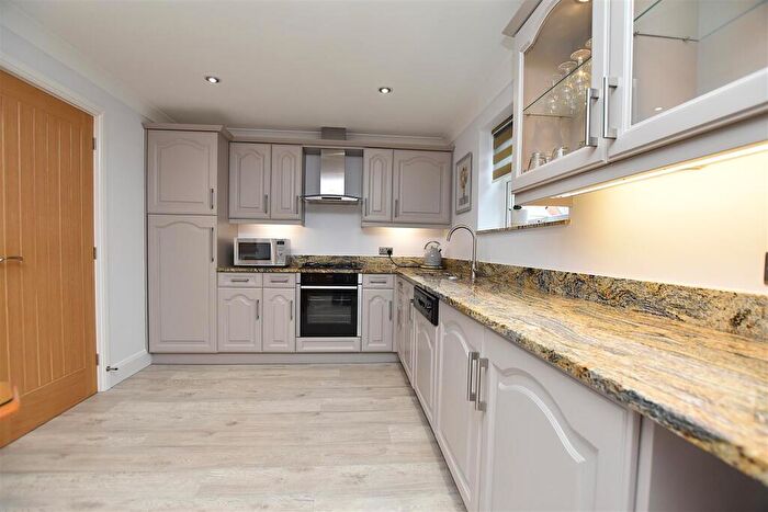 4 Bedroom Detached House For Sale In Berse Gardens, Berse Road, Caego, LL11