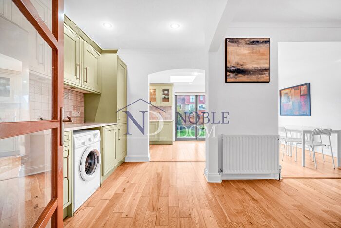 4 Bedroom Terraced House For Sale In Isleworth, TW7