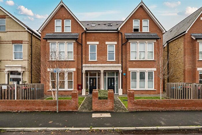 2 Bedroom Flat For Sale In Fassett Road, Kingston Upon Thames, KT1