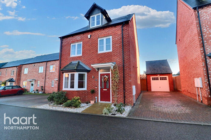 4 Bedroom Detached House For Sale In Rose Acre Close, Northampton, NN7