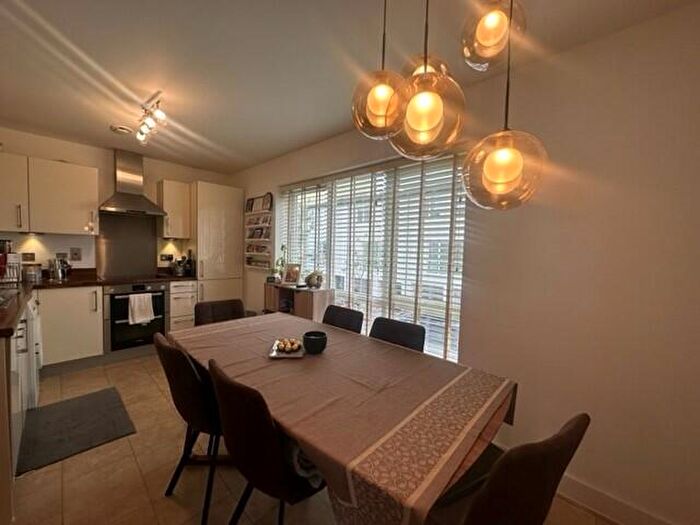 4 Bedroom House To Rent In Gibson Way, Penarth, CF64