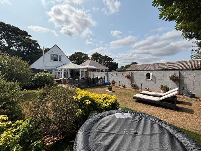 3 Bedroom Detached House For Sale In Francis Avenue, Bournemouth, BH11