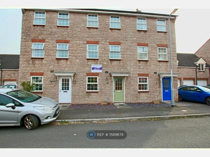 4 Bedroom Terraced House To Rent In Pennard Close, Newport, NP10