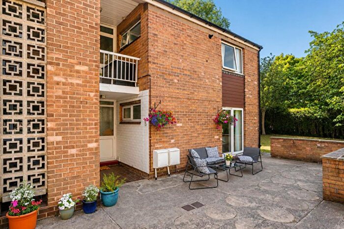 2 Bedroom Flat For Sale In Ashfield Court, Tadcaster Road, York, YO24