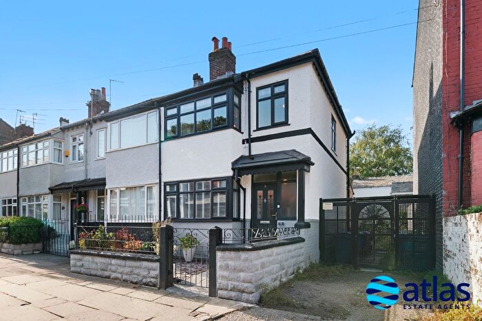 3 Bedroom End Of Terrace House For Sale In Chestnut Grove, Wavertree, L15