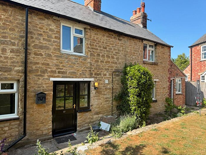 2 Bedroom Cottage To Rent In High Street, Bedford, MK43