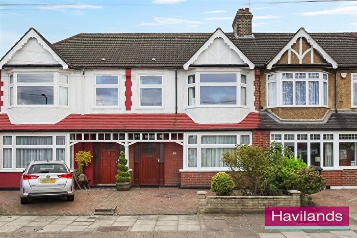 3 Bedroom Terraced House For Sale In Ridge Road, London, N21