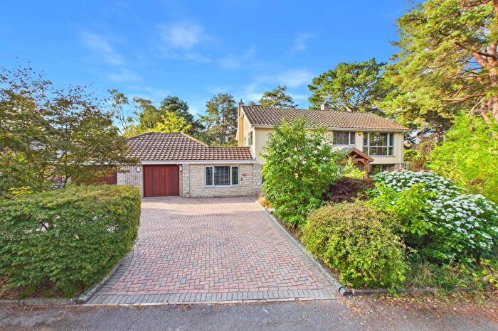5 Bedroom Detached House For Sale In Caesars Way, Broadstone, Dorset, BH18