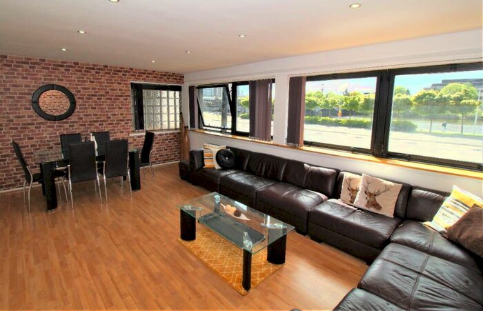 2 Bedroom Flat To Rent In Clyde Street, Glasgow, G1