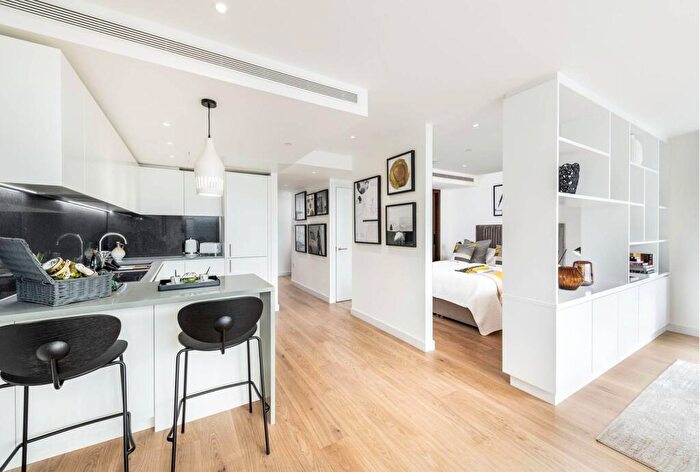Studio For Sale In Landmark Pinnacle, Tower Hamlets, London, E14
