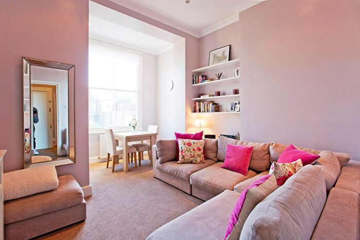 2 Bedroom Flat To Rent In Ainger Road, Primrose Hill, London, NW3
