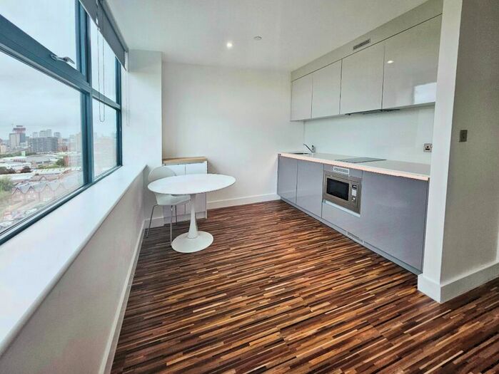 1 Bedroom Apartment For Sale In Westpoint Chester Road, Old Trafford, M16