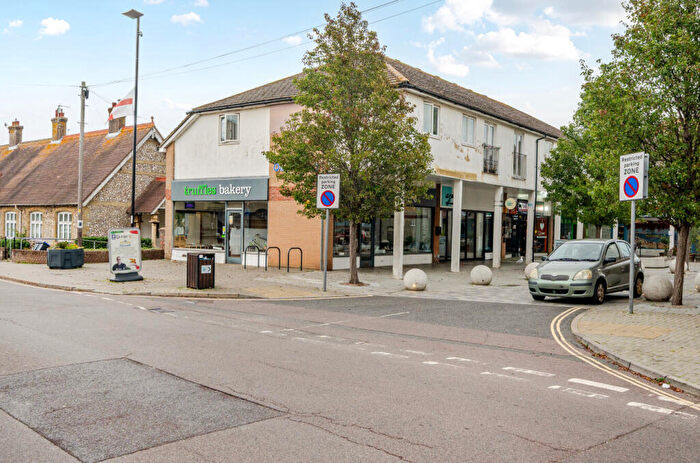 3 Bedroom Flat For Sale In Queensway, North Road, Lancing, West Sussex, BN15