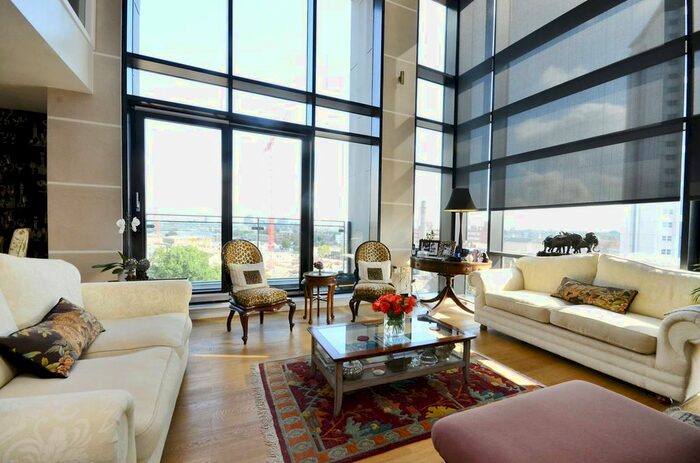 2 Bedroom Flat To Rent In Hardwicks Square, Wandsworth, London, SW18