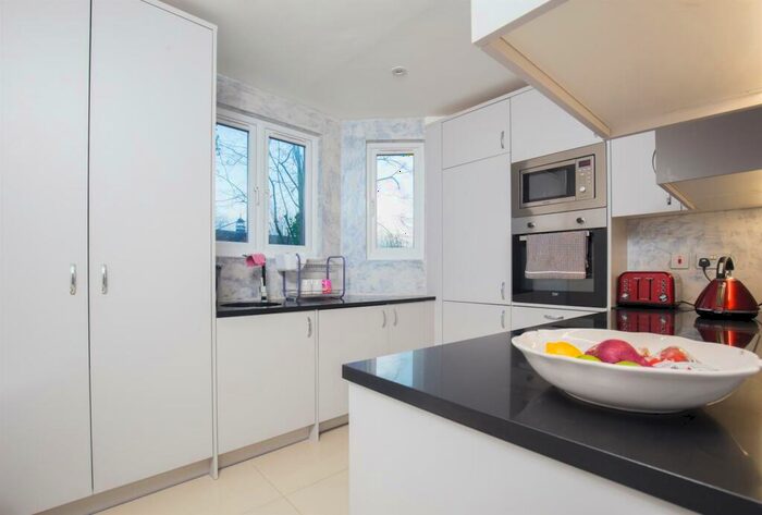 3 Bedroom Maisonette To Rent In Keslake Road, Queens Park, London, NW6