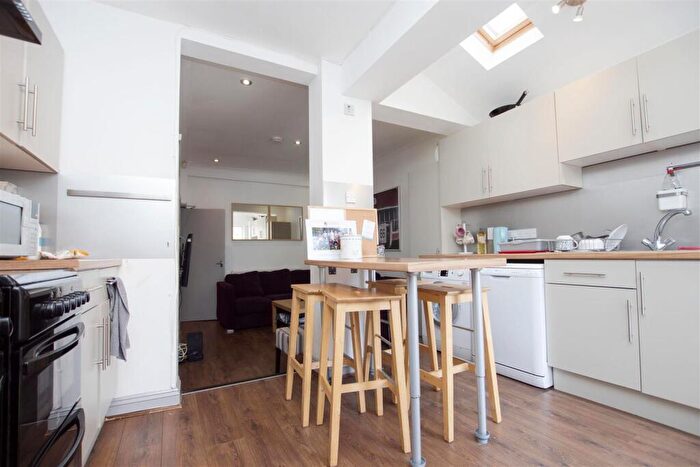 6 Bedroom House To Rent In Dawlish Road, Birmingham, B29