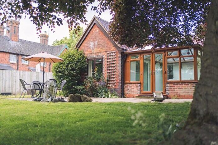 2 Bedroom Bungalow To Rent In Hardwick Road, CV47