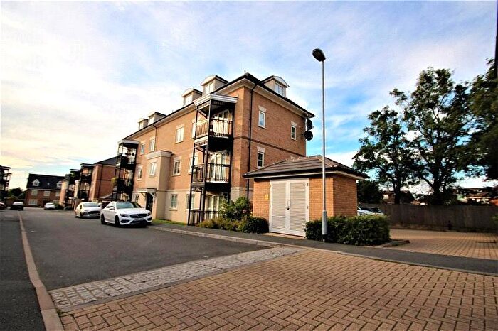 2 Bedroom Apartment To Rent In Buckingham Road, Epping, CM16