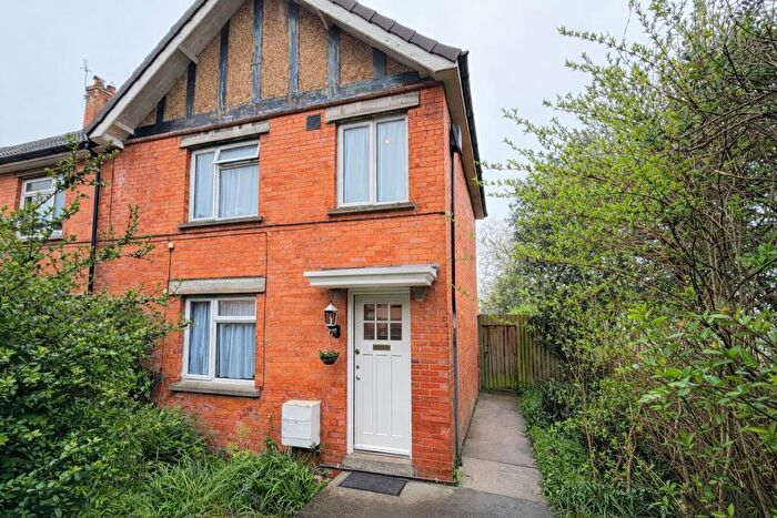 3 Bedroom End Of Terrace House For Sale In Bowyers Close, Glastonbury, BA6