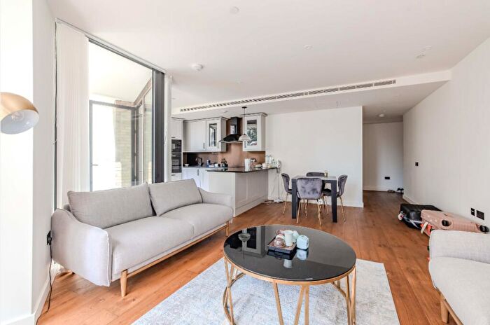 2 Bedroom Flat To Rent In Emery Way, London Dock, E1W