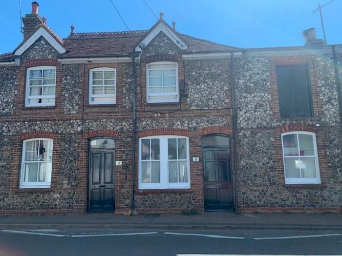 2 Bedroom Cottage To Rent In High Street, Upper Beeding, BN44