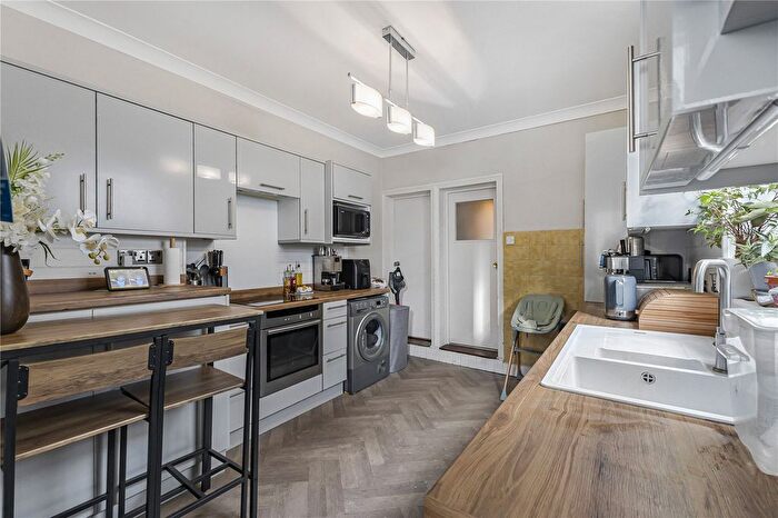 1 Bedroom Flat For Sale In Balmoral Road, Gillingham, Kent, ME7