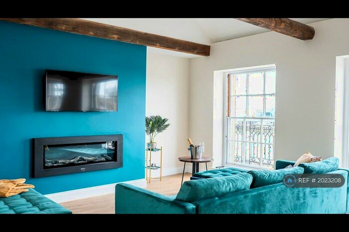 1 Bedroom Penthouse To Rent In South Quay, Great Yarmouth, NR30